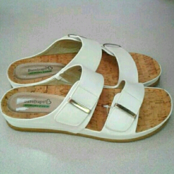 BareTraps Shoes - Nwot BareTraps Memory Foam White Sandals 10M